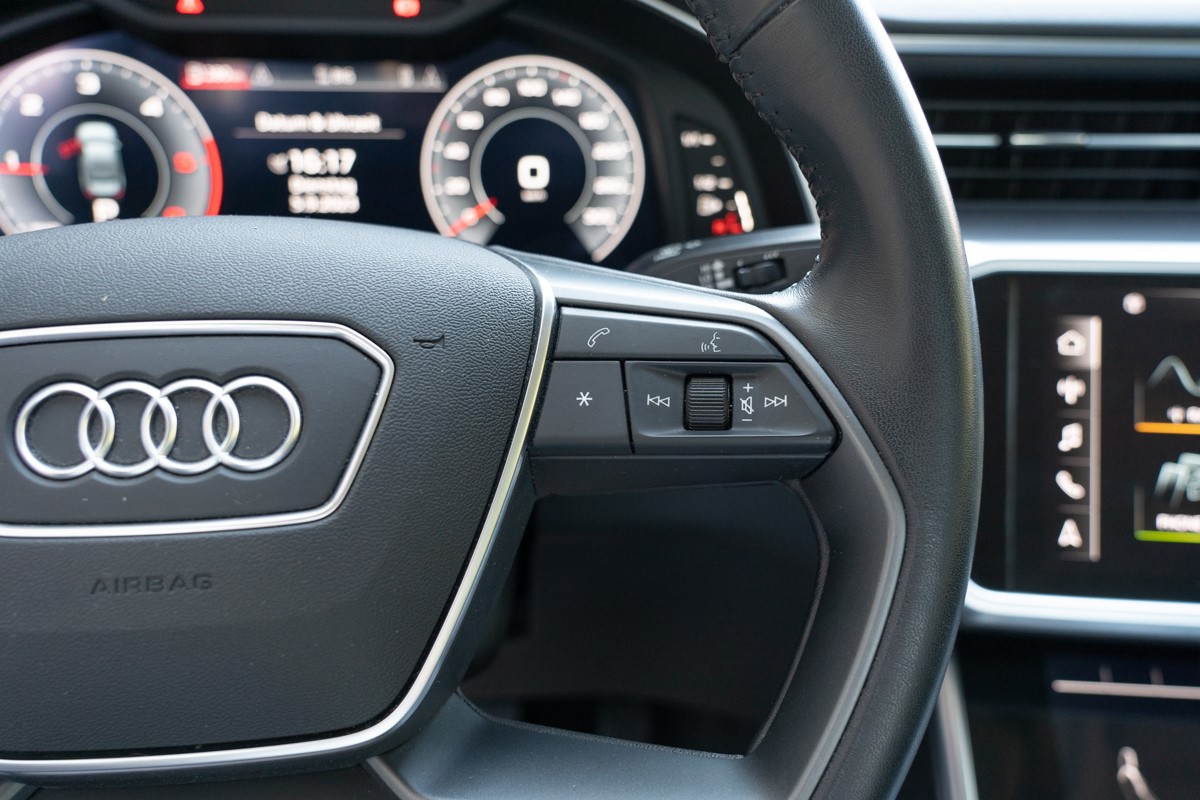 Audi A6
 40 TDi S-tronic