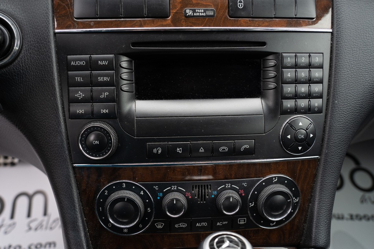 Mercedes-Benz C-Class
 220 CDI