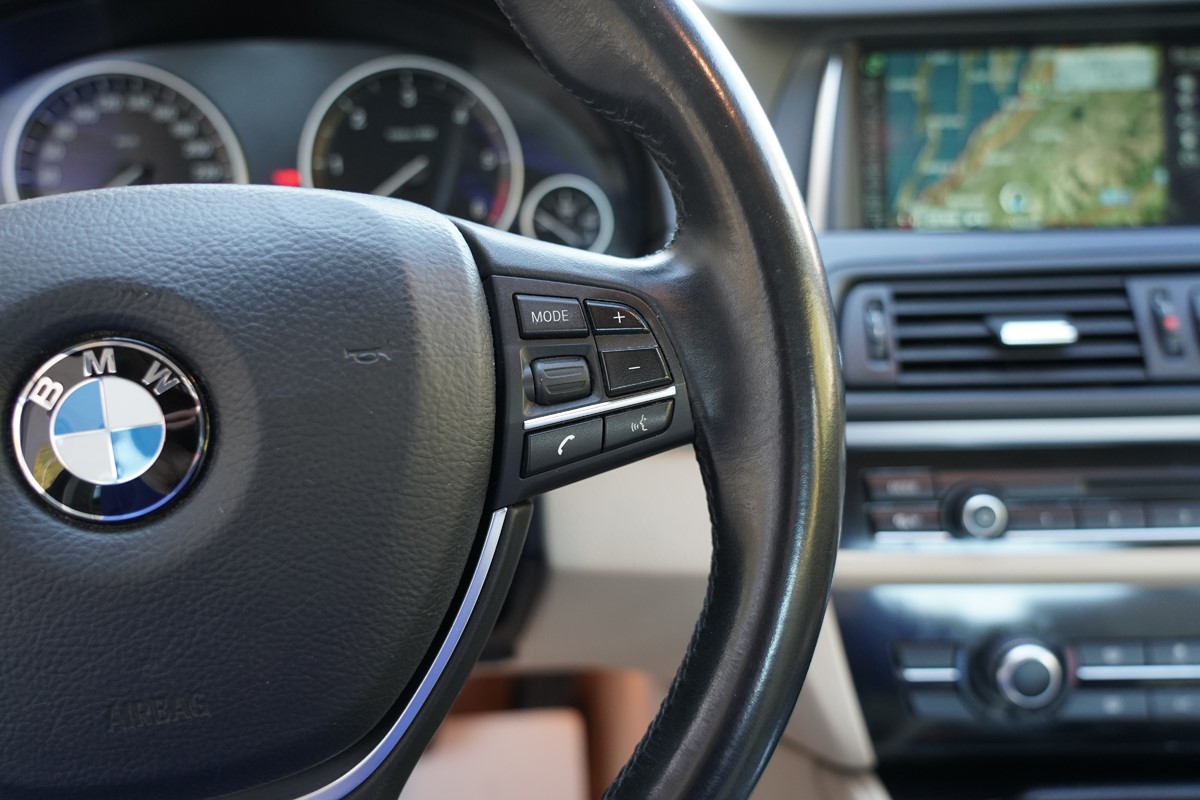 BMW
 5-Series 525 D XDRIVE