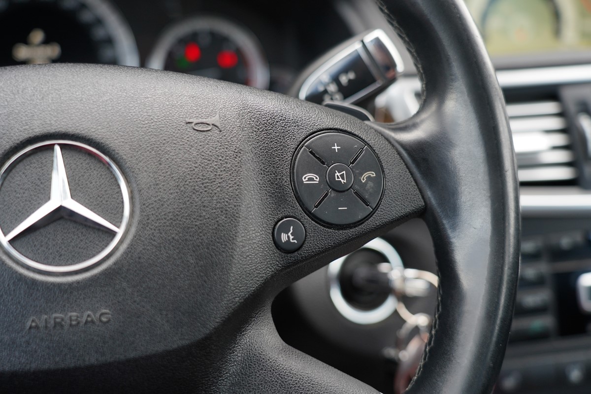Mercedes-Benz E-Class
 220 CDI