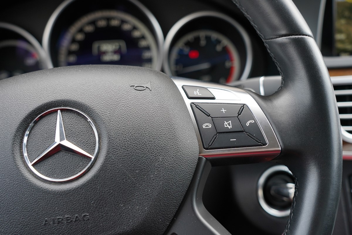 Mercedes-Benz E-Class
 220 CDI