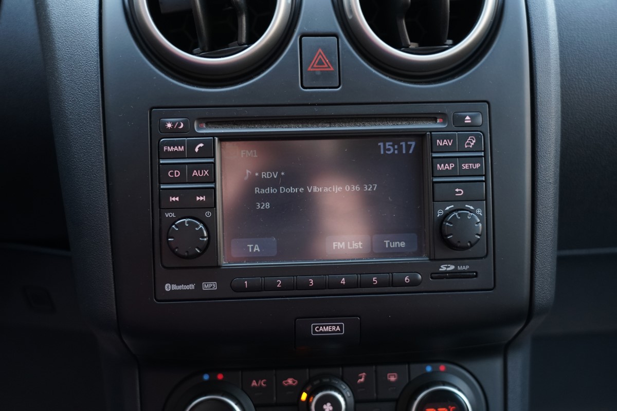 Nissan
 Qashqai 1,6 DCI