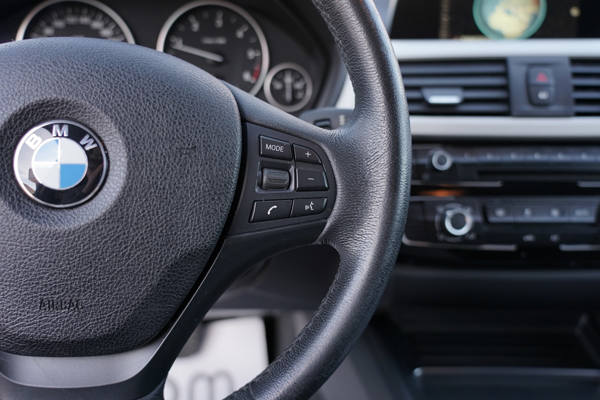BMW
 3-Series 318 D