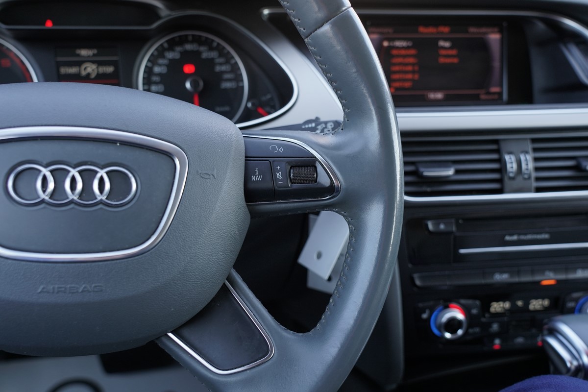 Audi A4
 2.0 TDI