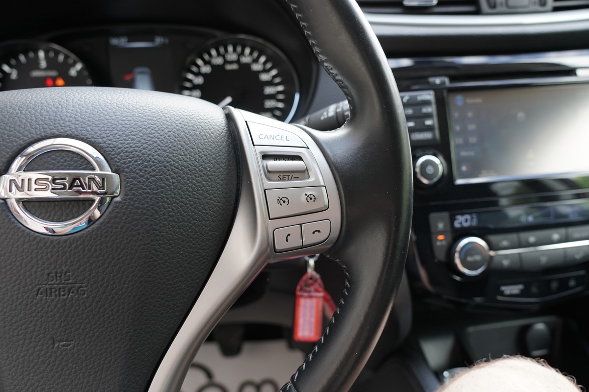 Nissan
 Qashqai 1.6 DCI 4x4