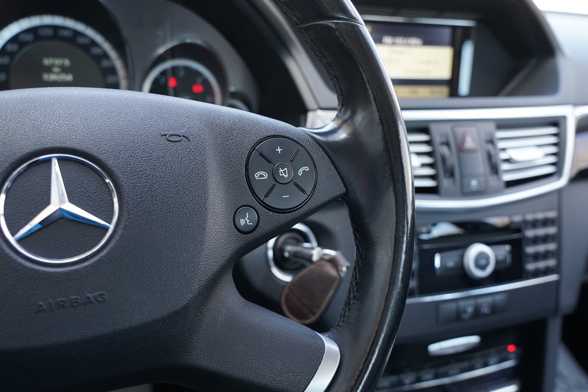 Mercedes-Benz E-Class
 E 220 CDI AVANTGARDE