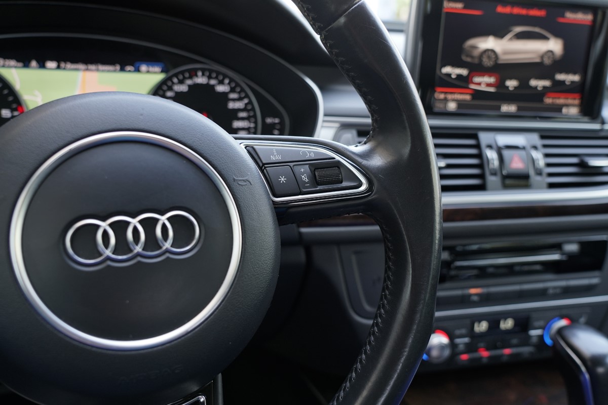 Audi A6
 3.0 TDI QUATTRO