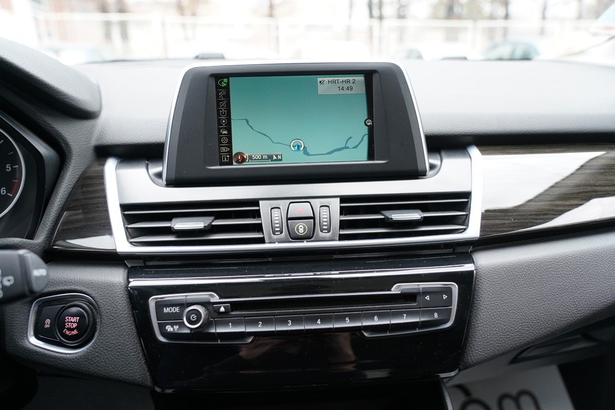 BMW
 2-Series 218 d AUTOMATIK !
