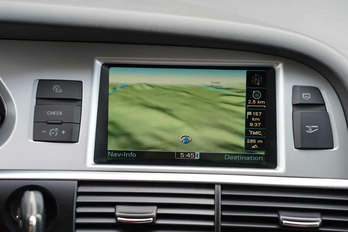 Audi A6
 2,0 TDI