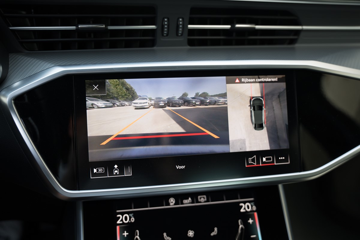 Audi A6
 2.0 TDI S line