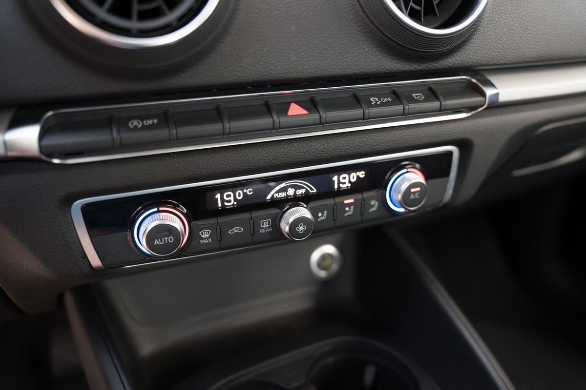 Audi A3
 30 TDI Sportback