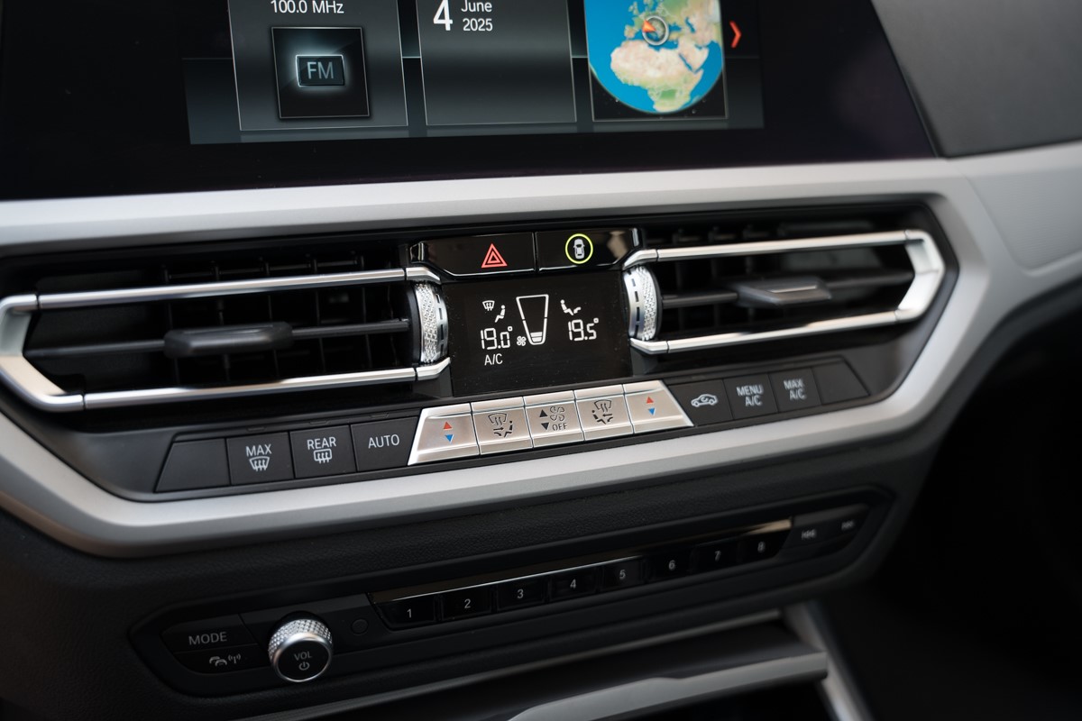 BMW
 3-Series 318D 