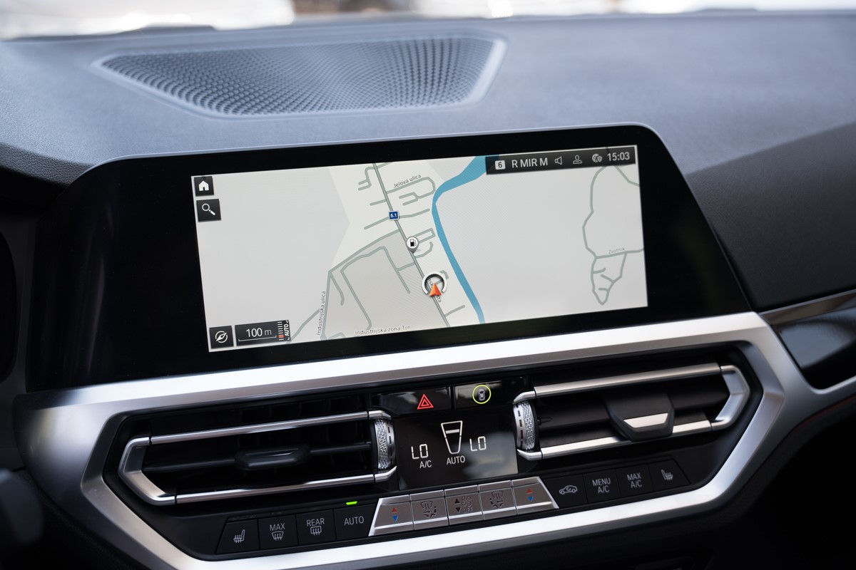 BMW
 3-Series 318 D Sport Line