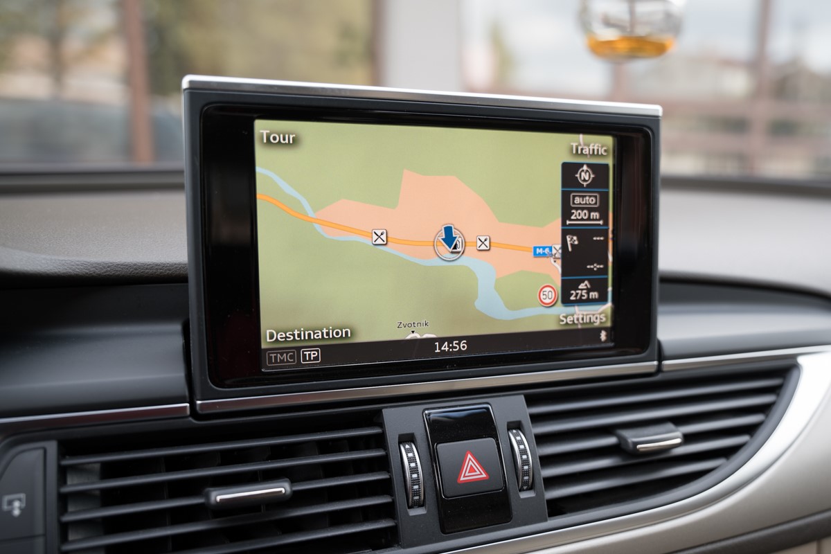 Audi A6
 2.0 TDI