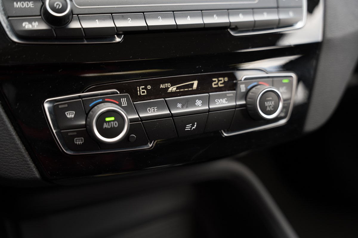 BMW
 X1 18 D sDrive