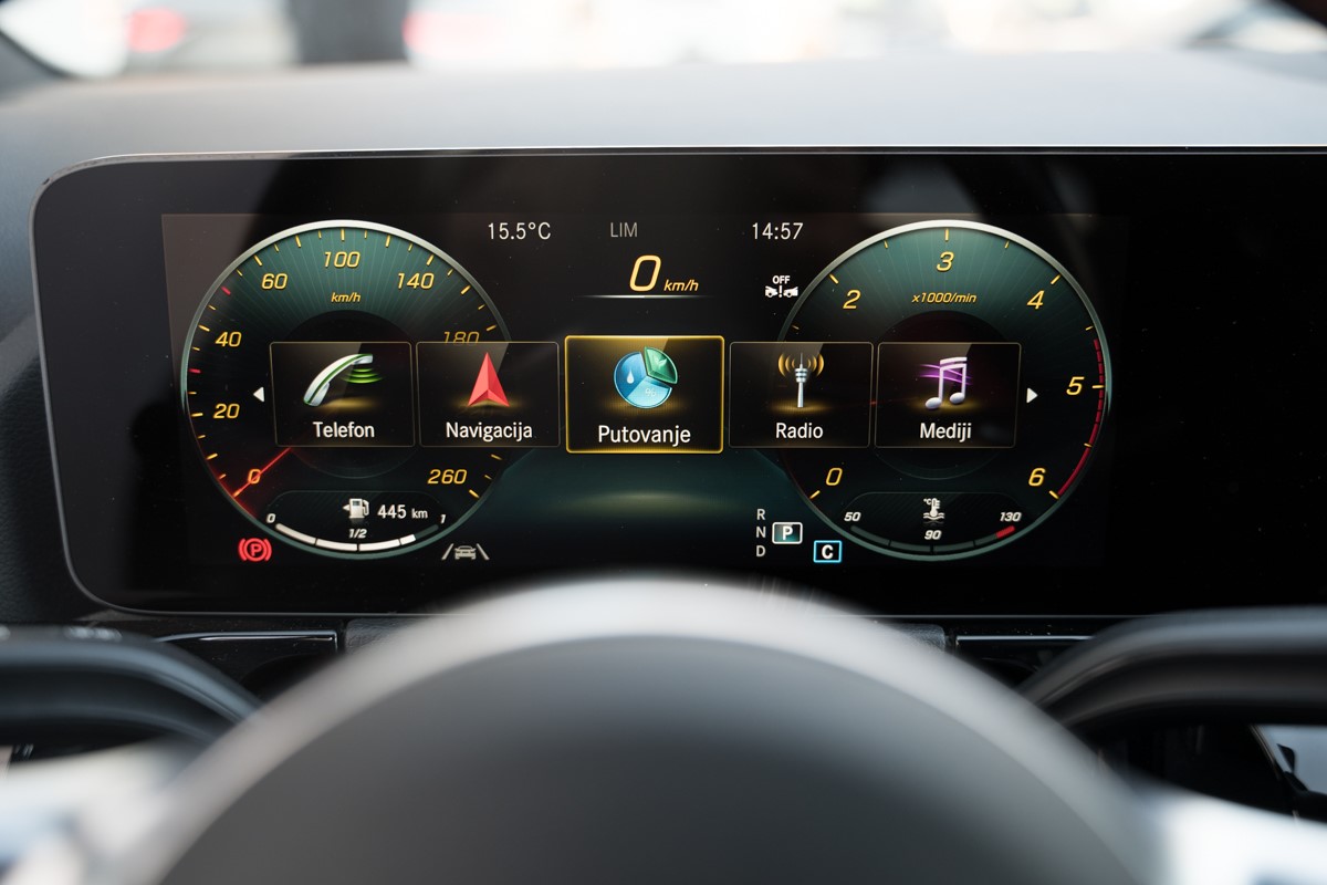 Mercedes-Benz GLA 200 D AMG