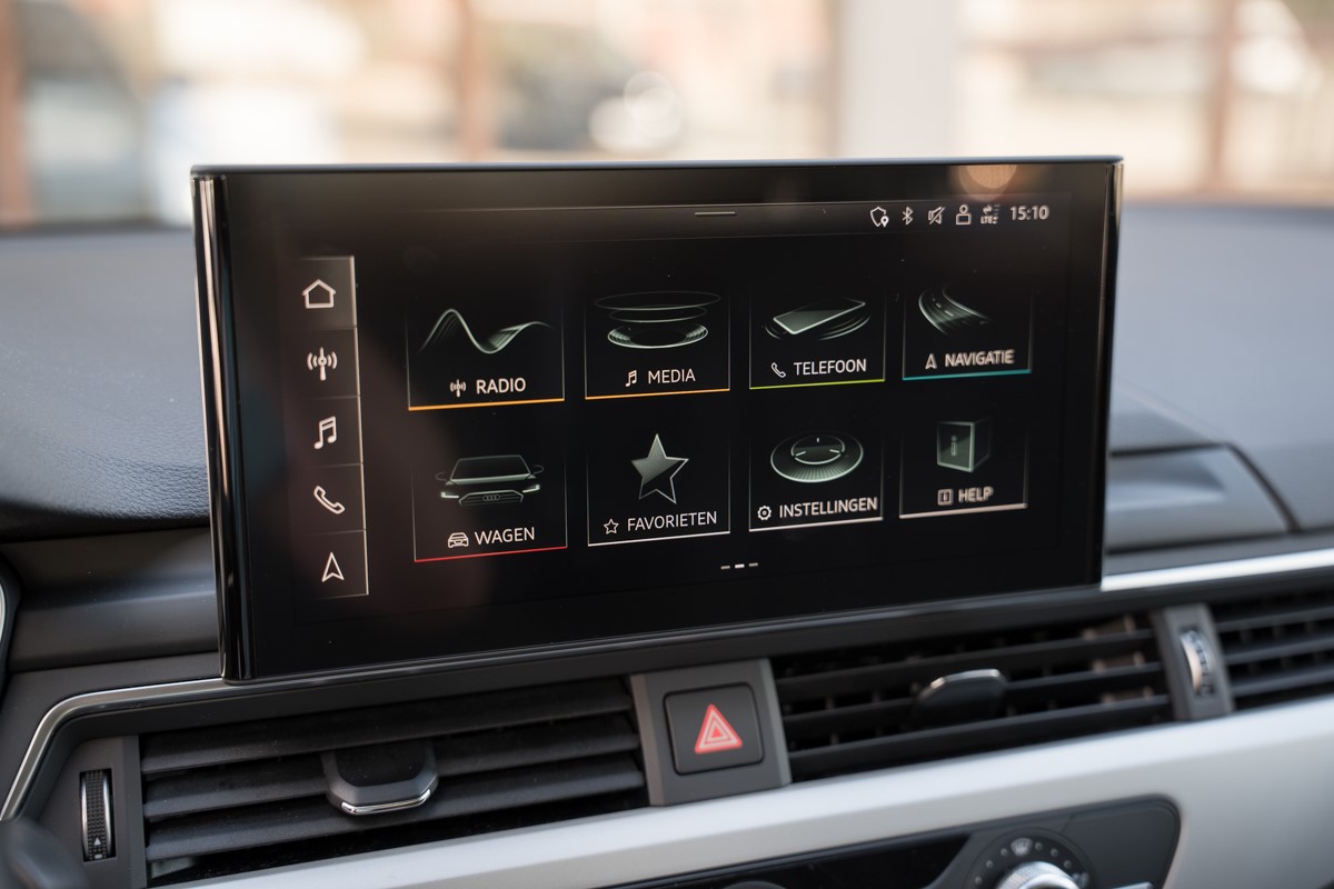 Audi A4
 30 TDI 