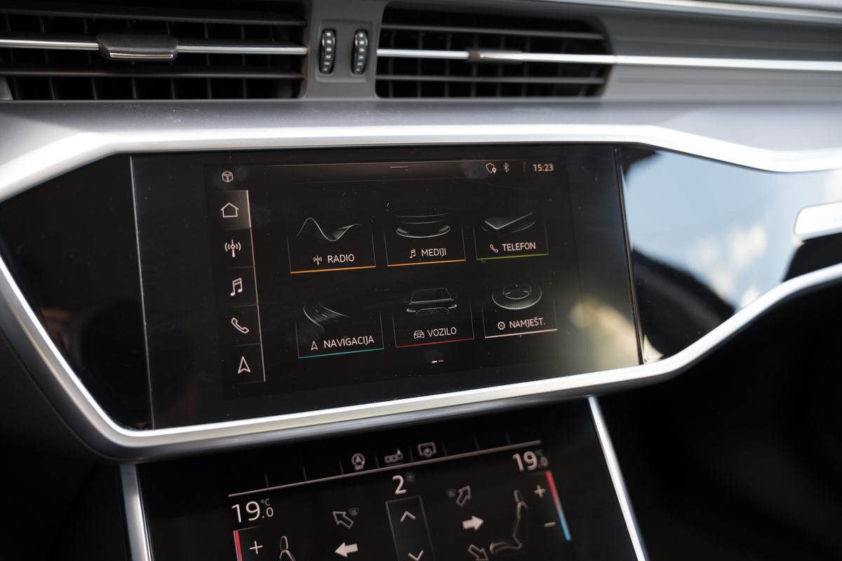 Audi A6
 40 TDI S-tronic QUATTRO