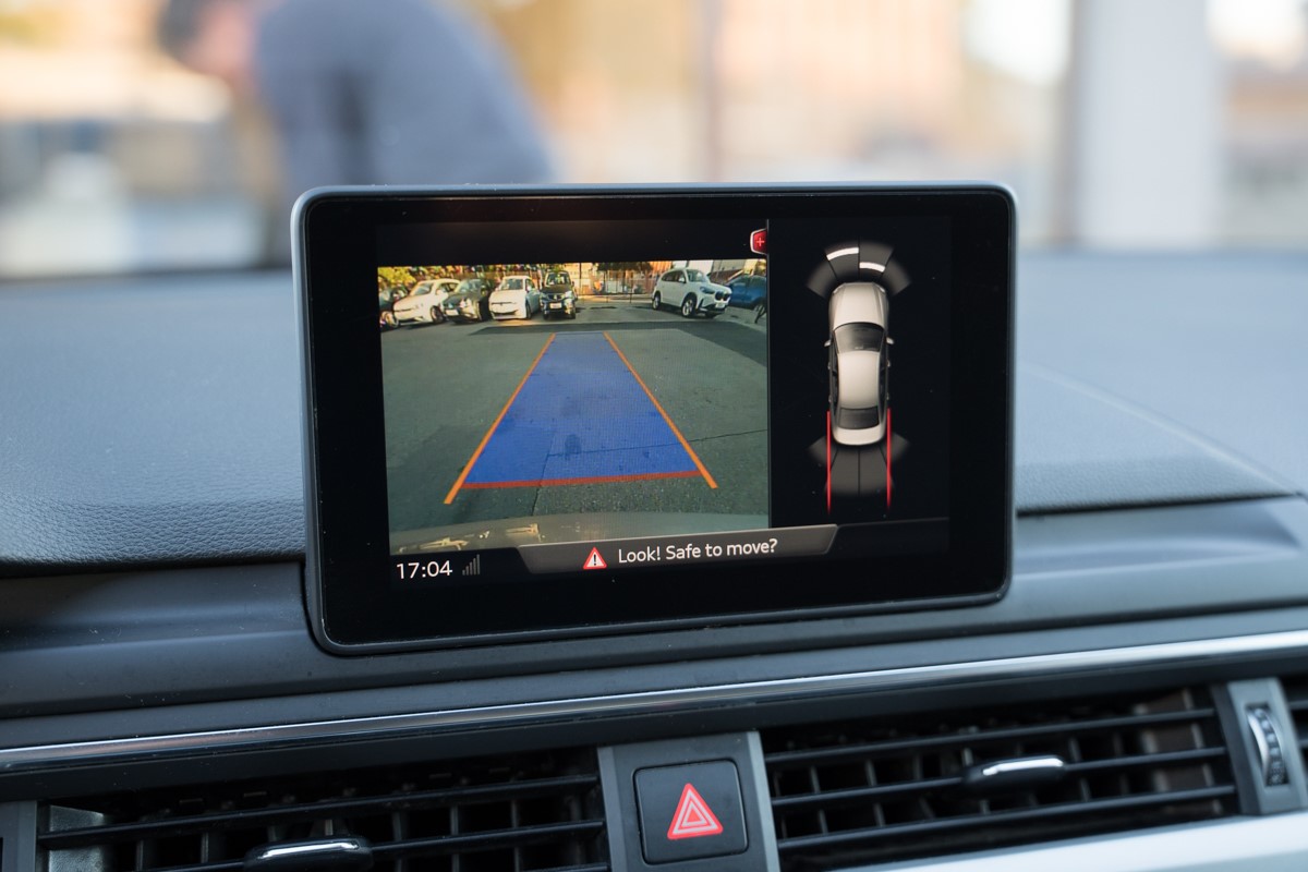 Audi A4
 35 TDI S-tronic Bussines Line