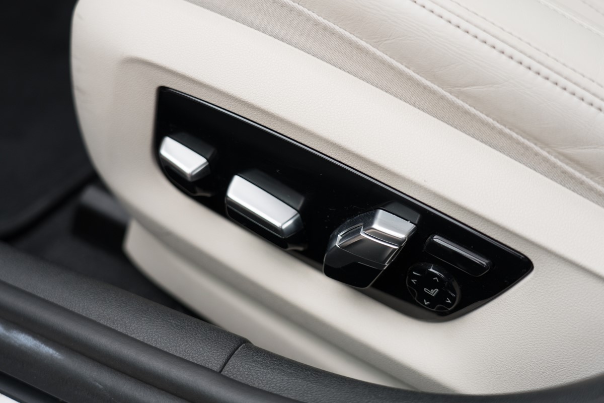 BMW
 5-Series 530 X Drive