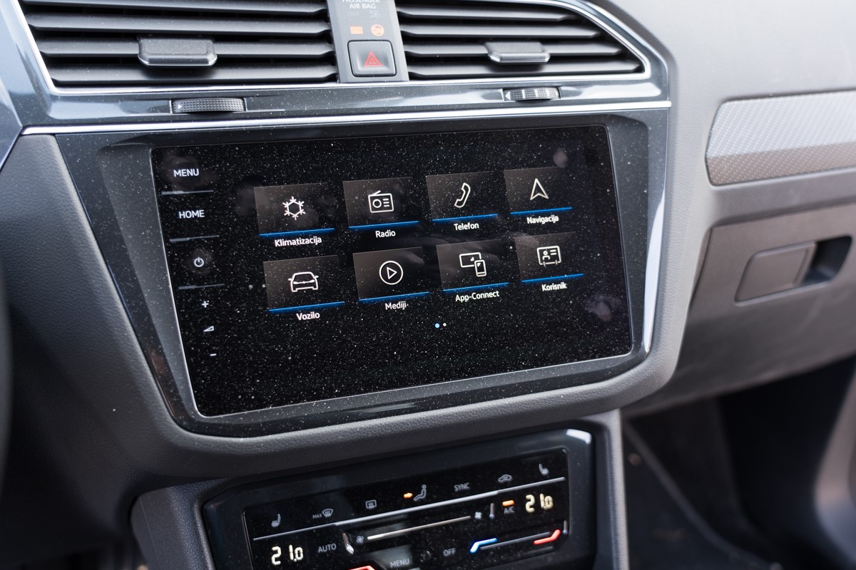 Volkswagen Tiguan
 2.0 TDI R-line