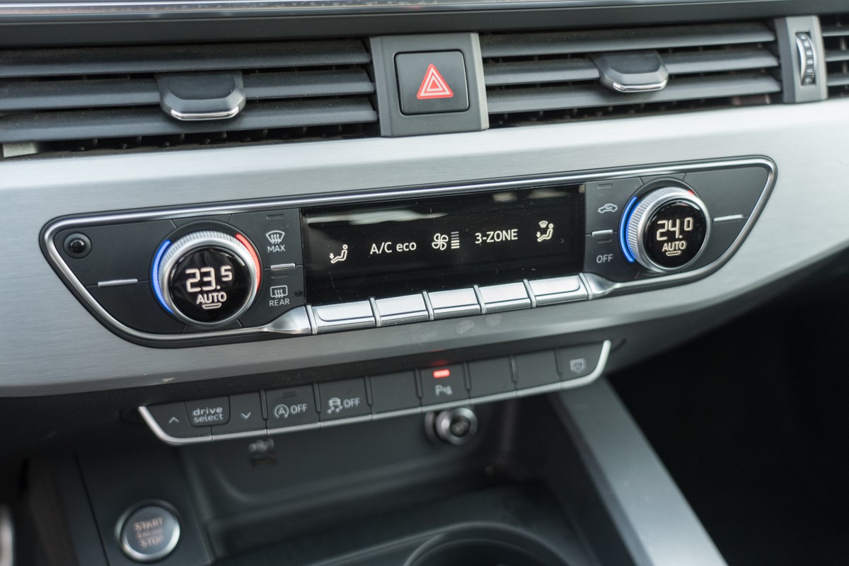 Audi A4
 2.0TDI S line