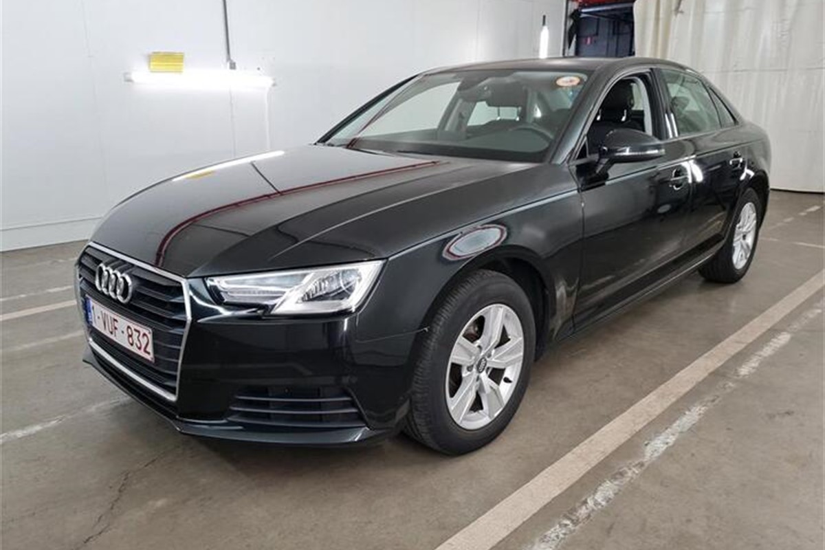 Audi A4
 30 TDi Stronic Business Edition