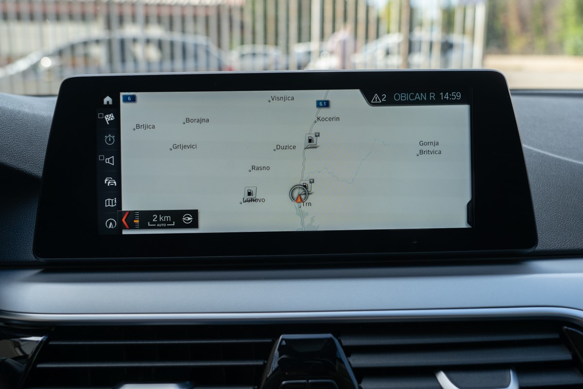 BMW
 5-Series 520d