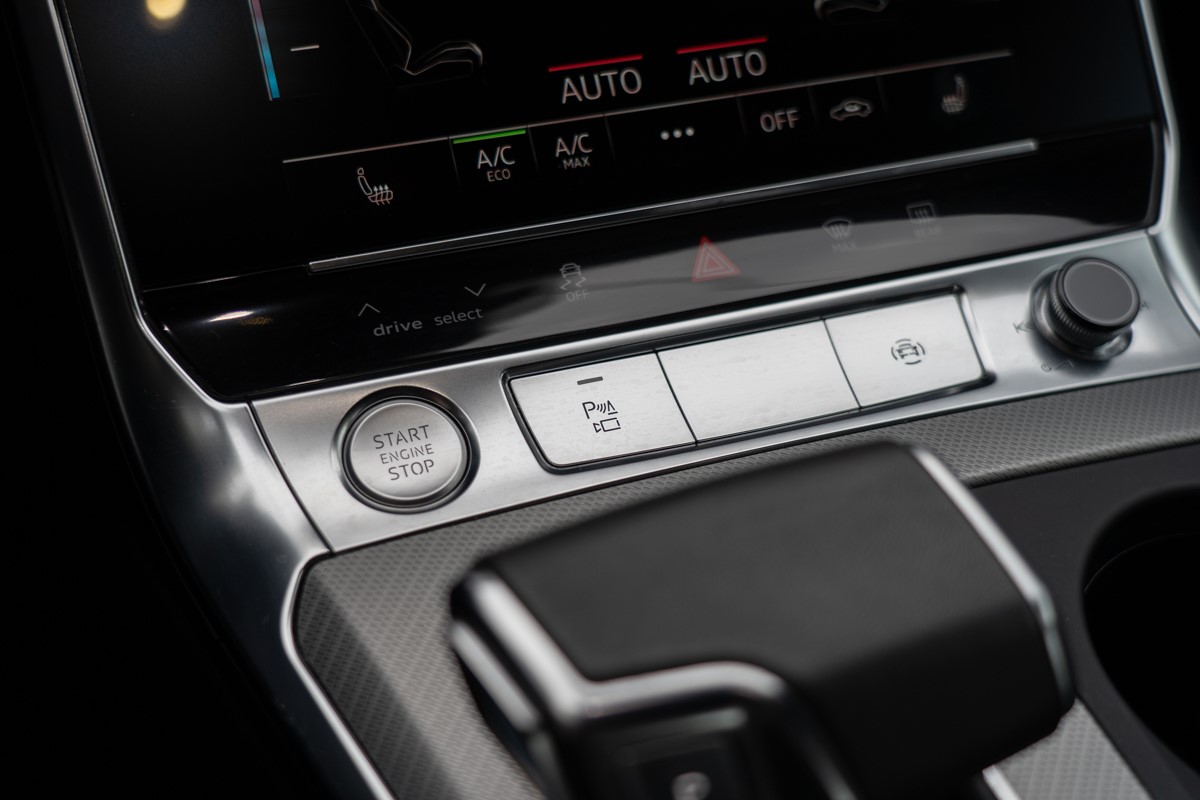Audi A6
 3,0 TDI