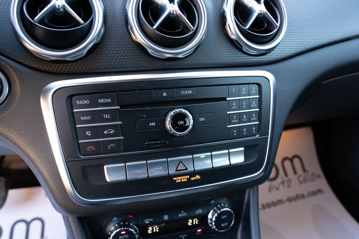 Mercedes-Benz GLA 200d Business