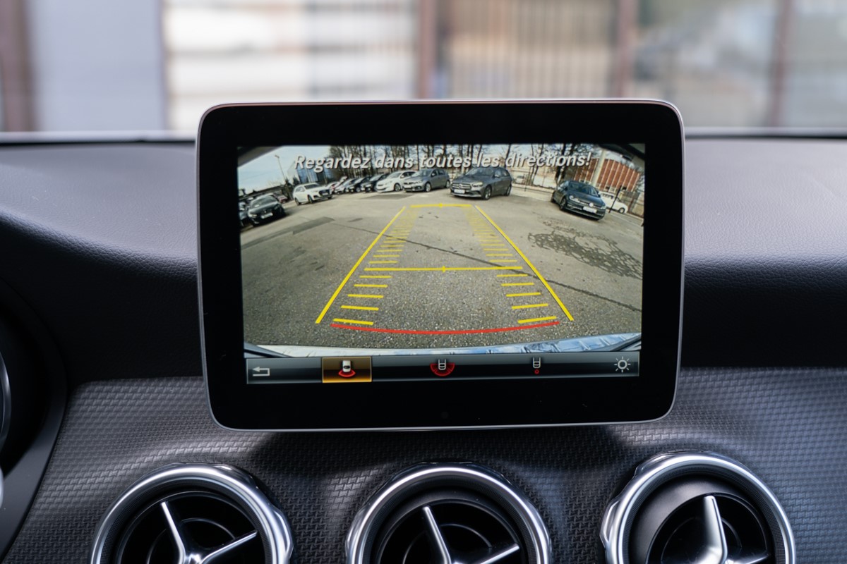 Mercedes-Benz GLA 200 D STOCK