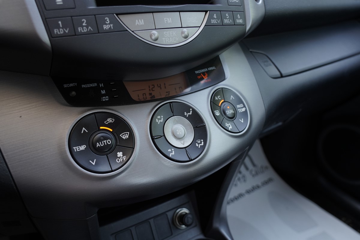 Toyota
 RAV4
 2,2 D
