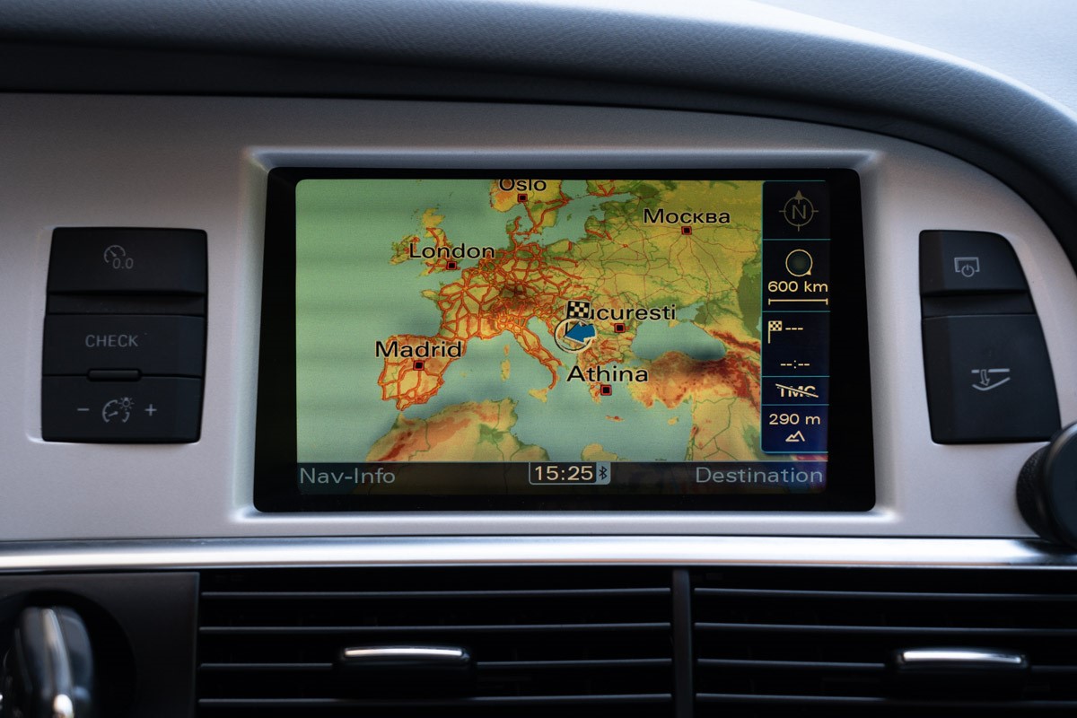 Audi A6
 2,0 TDI