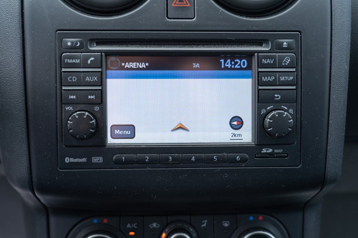 Nissan
 Qashqai 2,0 DCI