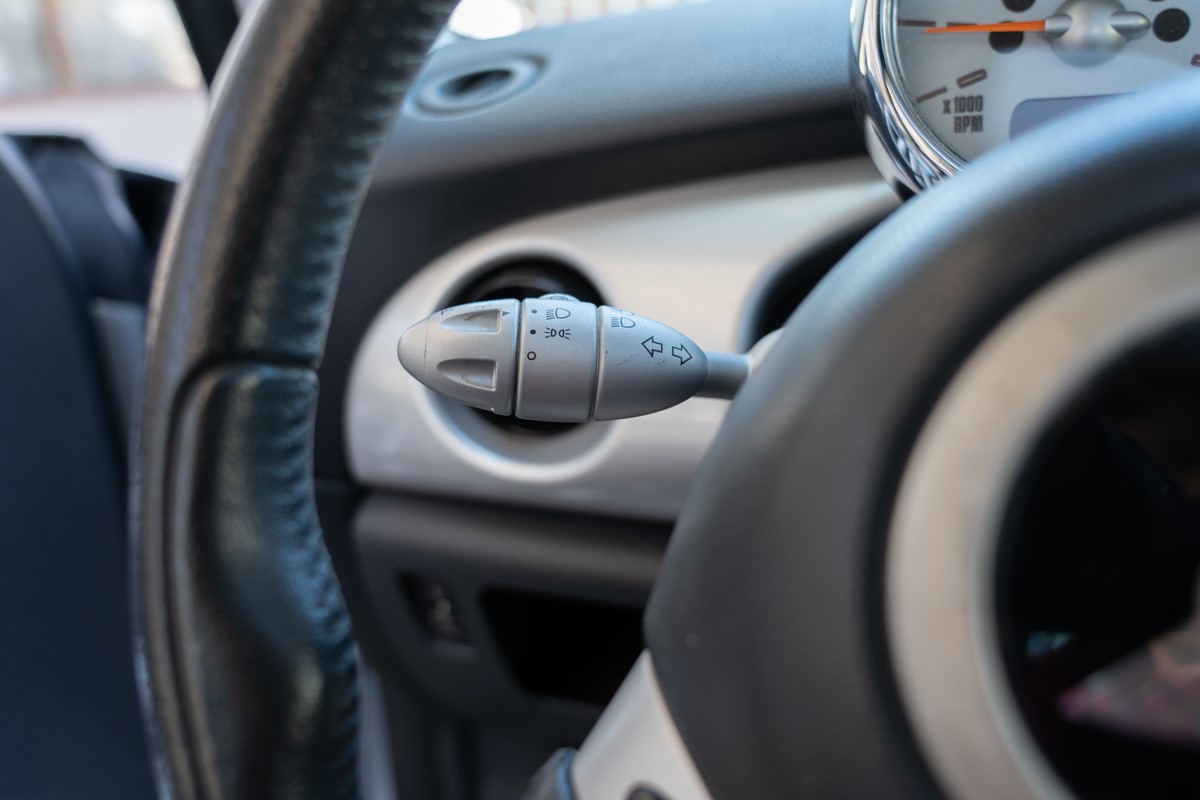 MINI
 Cooper 
 1,6 Benzin