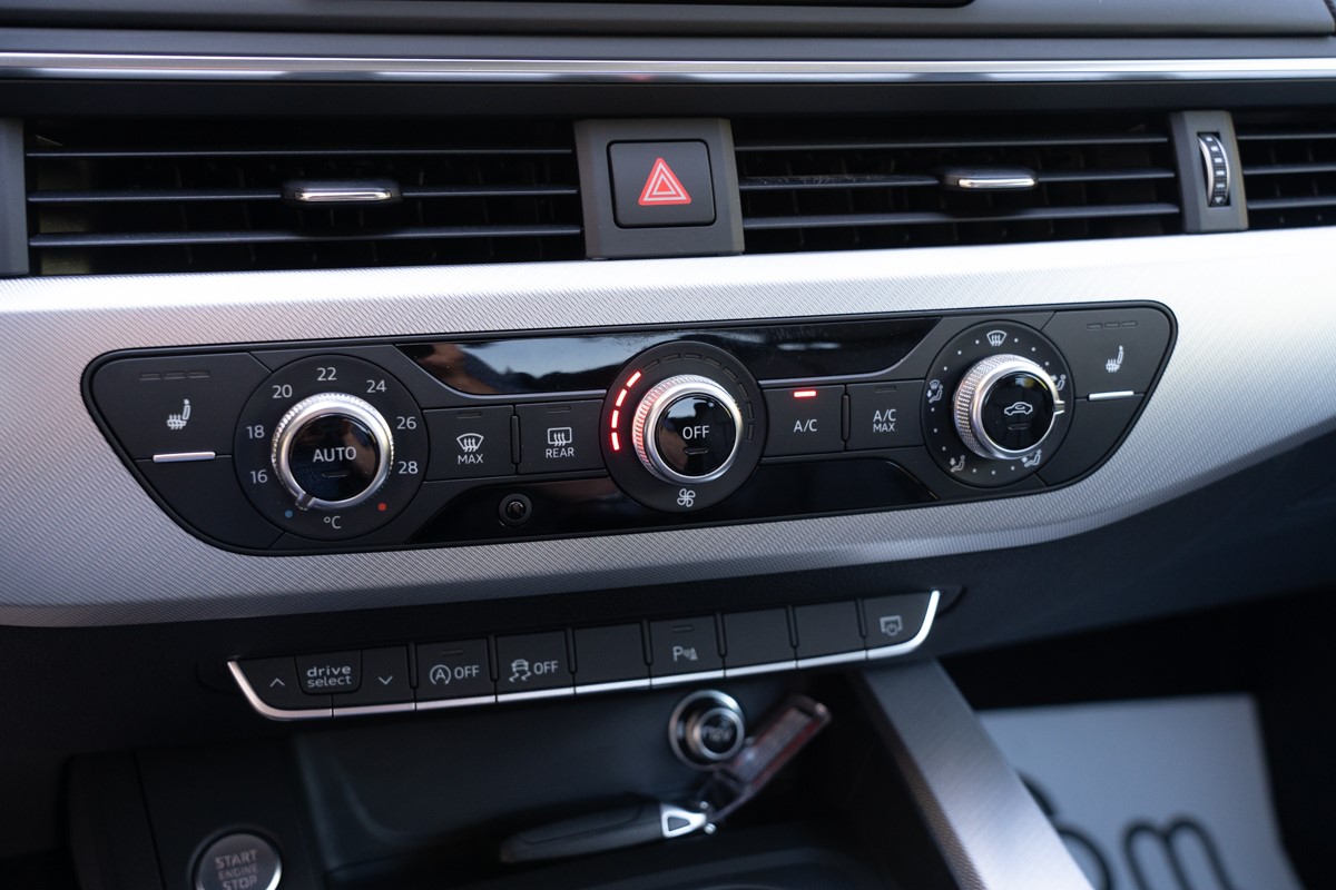 Audi A5
 2.0 TDi Sportline