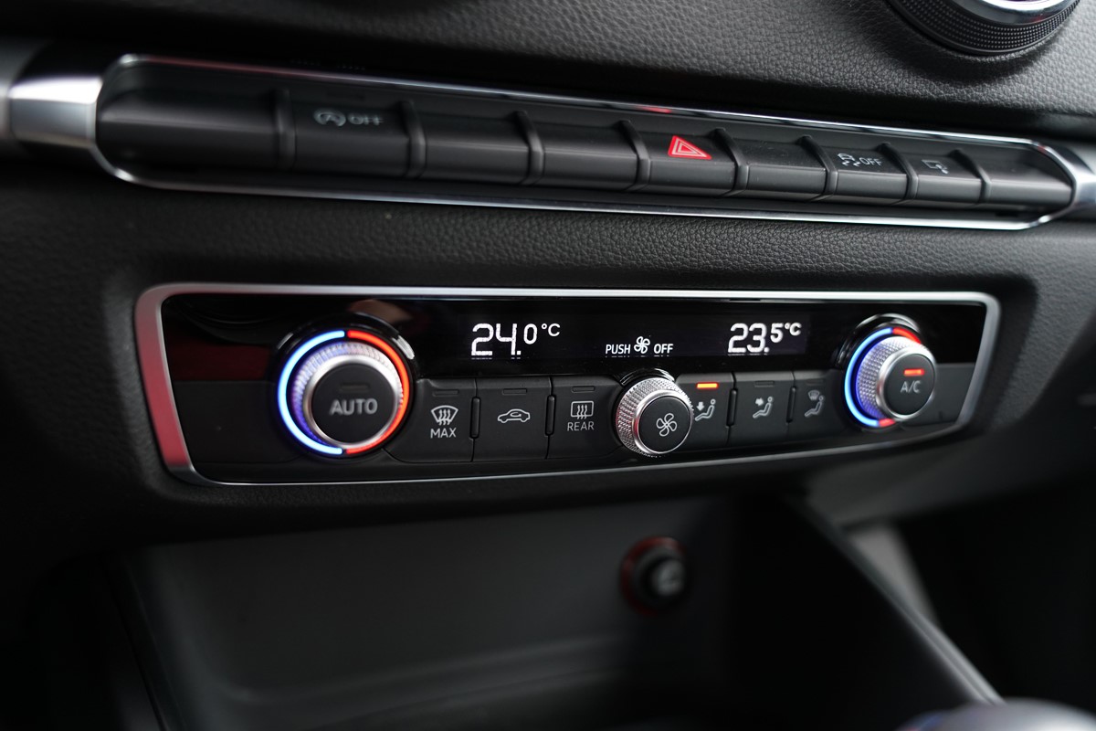 Audi A3
 2,0 TDI S-tronic