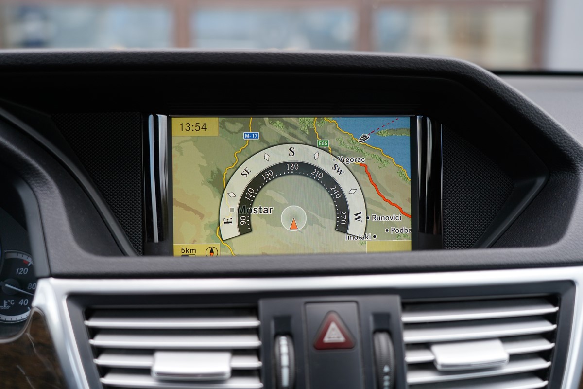 Mercedes-Benz E-Class
 220 CDI
