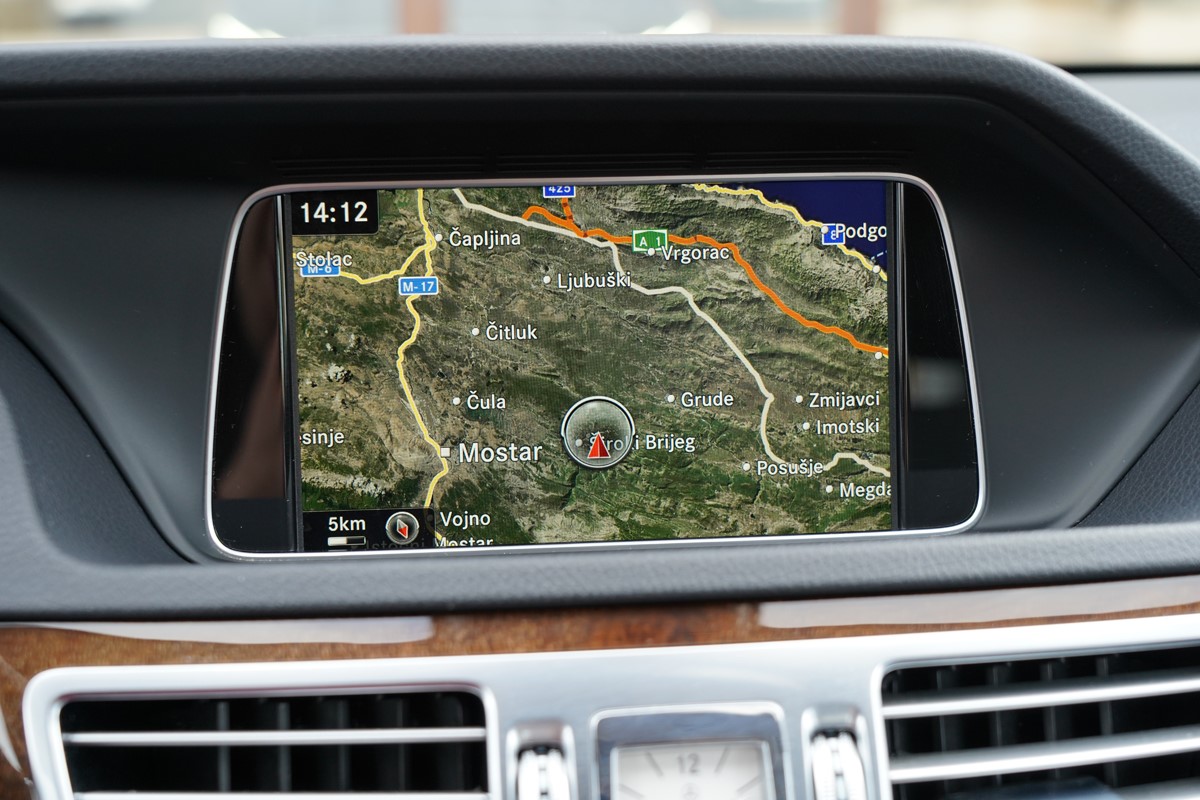 Mercedes-Benz E-Class
 220 CDI