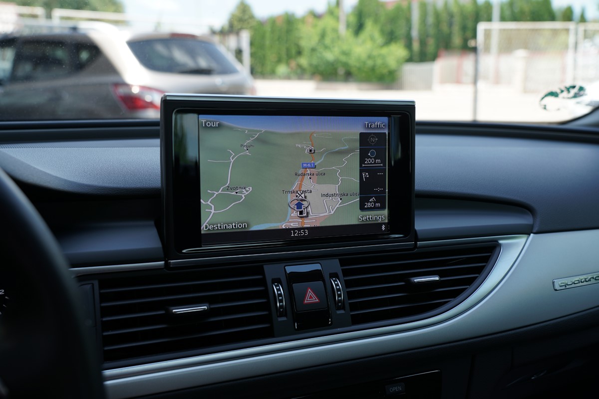Audi A6
 3.0 TDI QUATTRO 320 KS