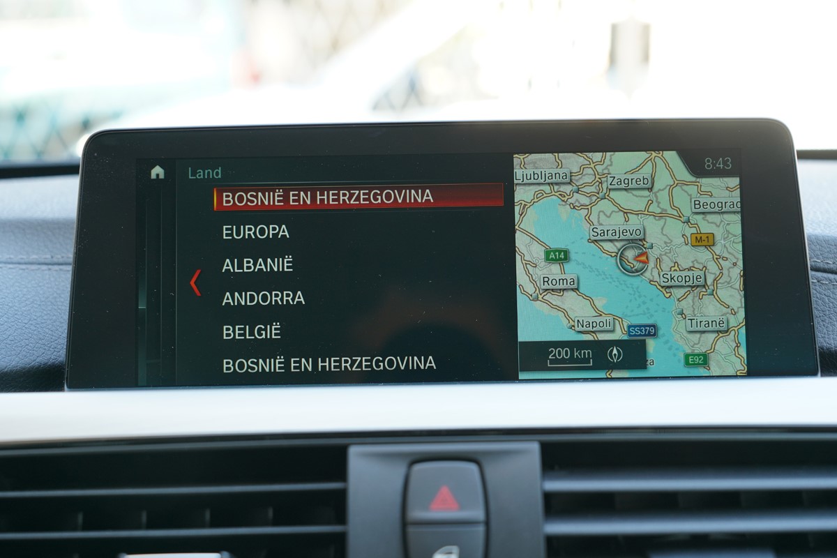BMW
 3-Series 320 d Automatik 