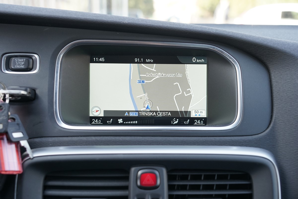 Volvo
 V40 D2 BUSINESS SPORT 5D