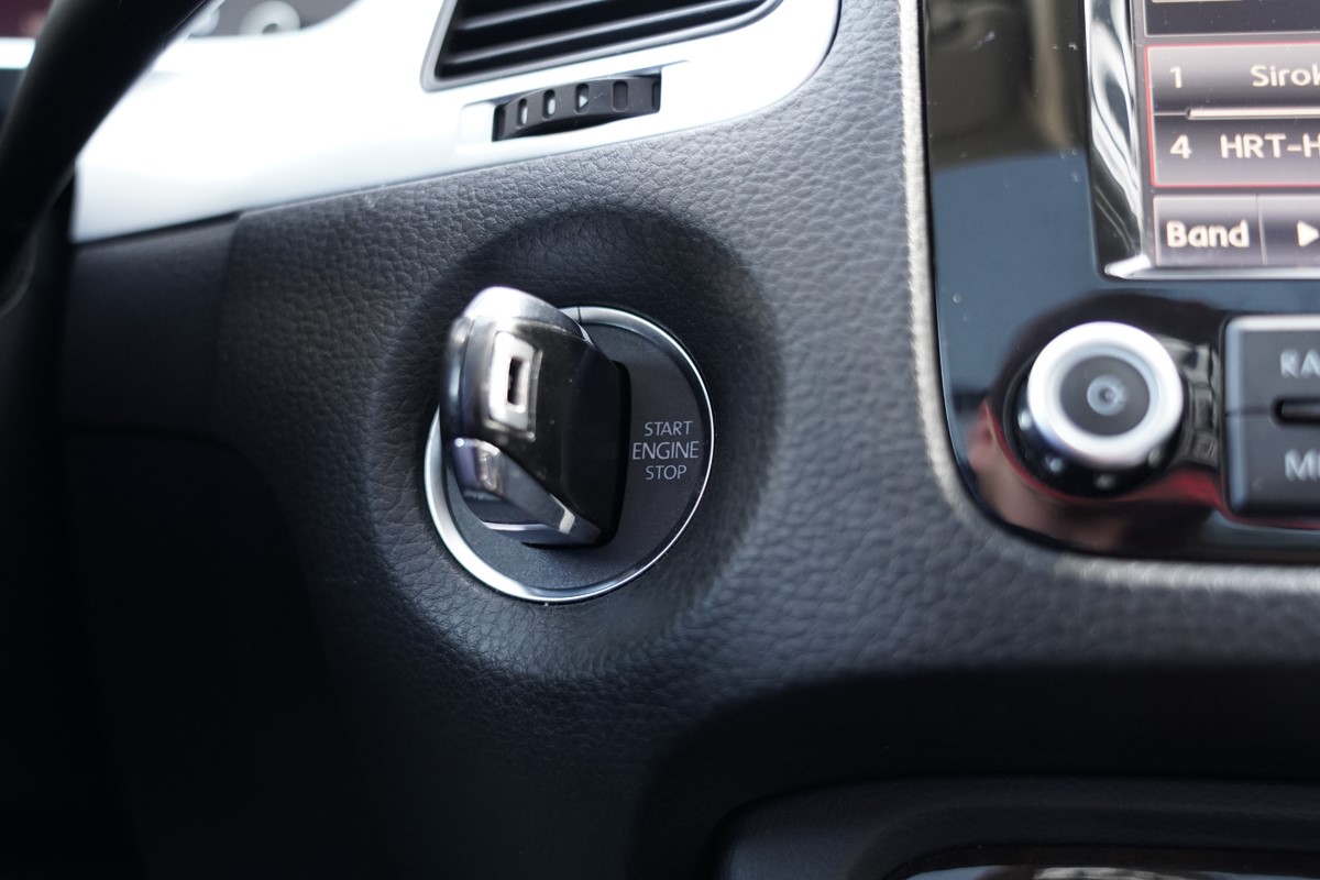 Volkswagen Touareg
 3.0 TDI 4 MOTION