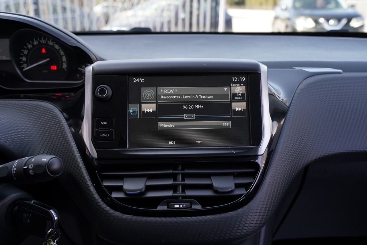 Peugeot 2008 BUSINESS 1.6 HDI