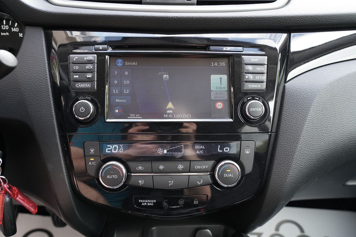 Nissan
 Qashqai 1.6 DCI 4x4