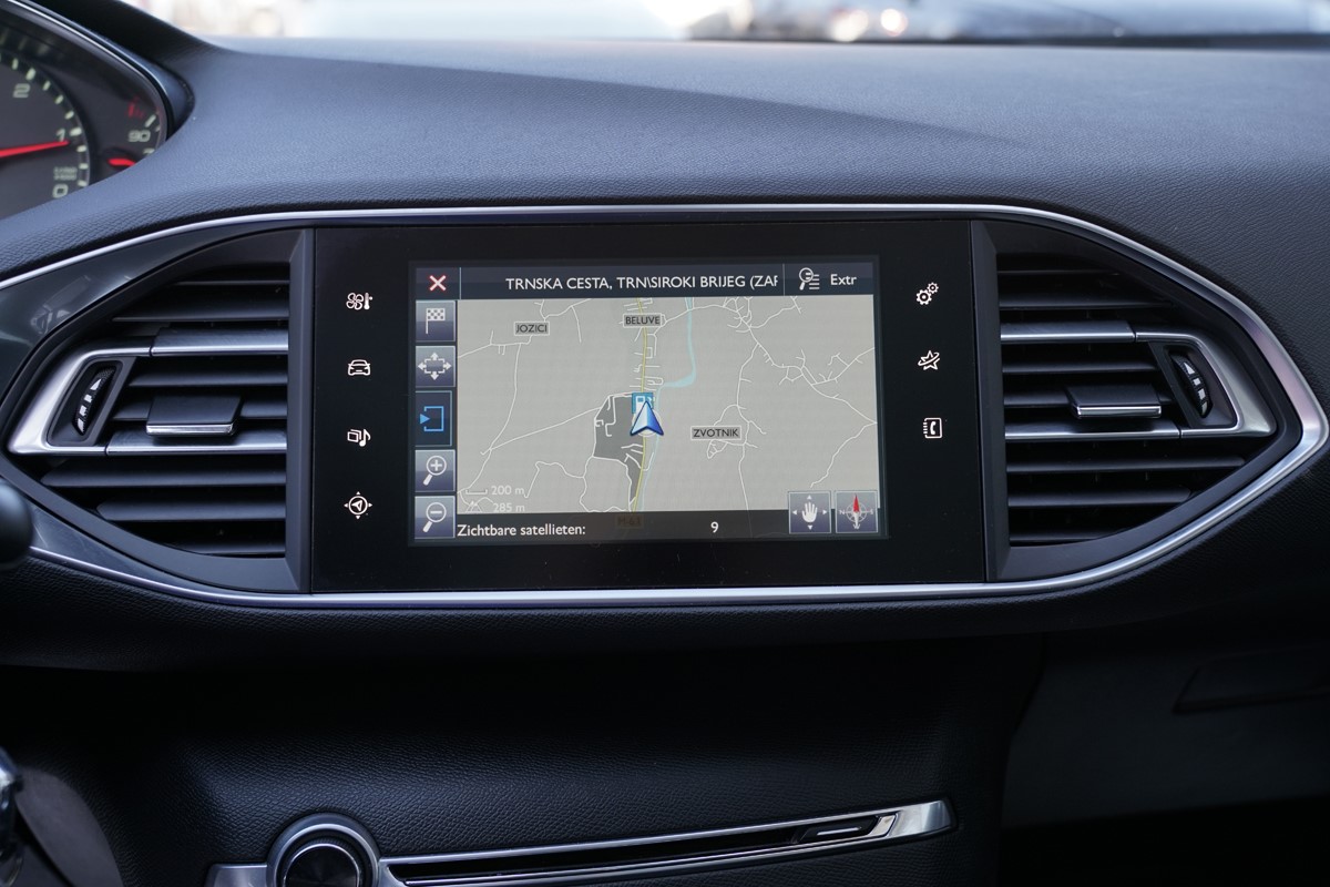 Peugeot 308 EXECUTIVE 1.6 BLUEHDI