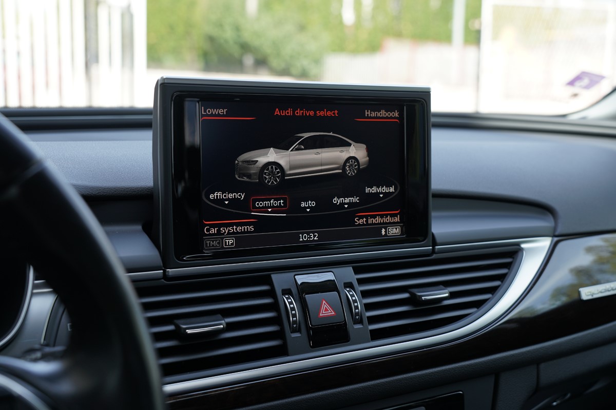 Audi A6
 3.0 TDI QUATTRO