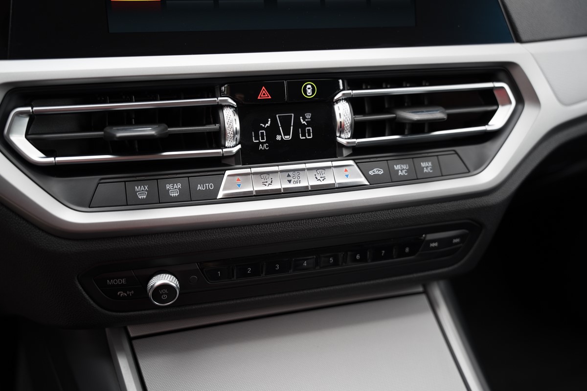 BMW
 3-Series 2.0 D