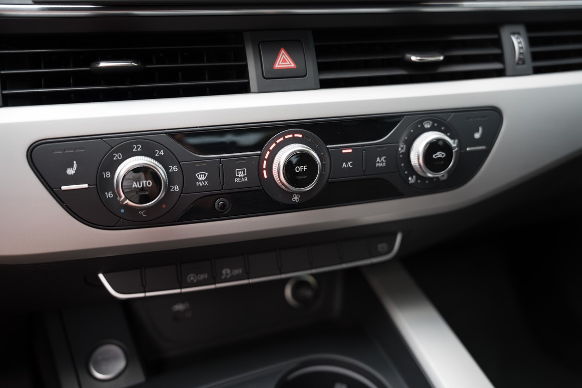 Audi A4
 2.0 TDI