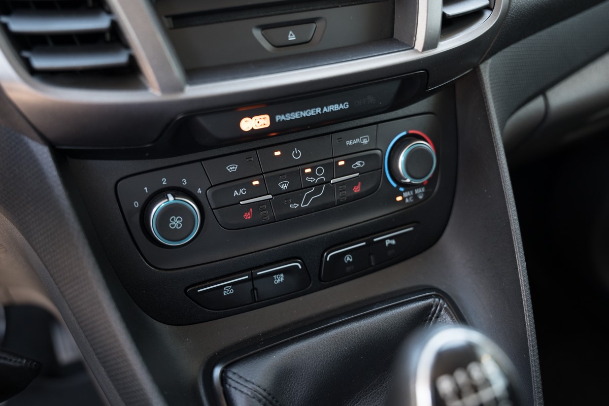 Ford
 Tourneo Connect 1.5 TDCI 7 Sjedišta